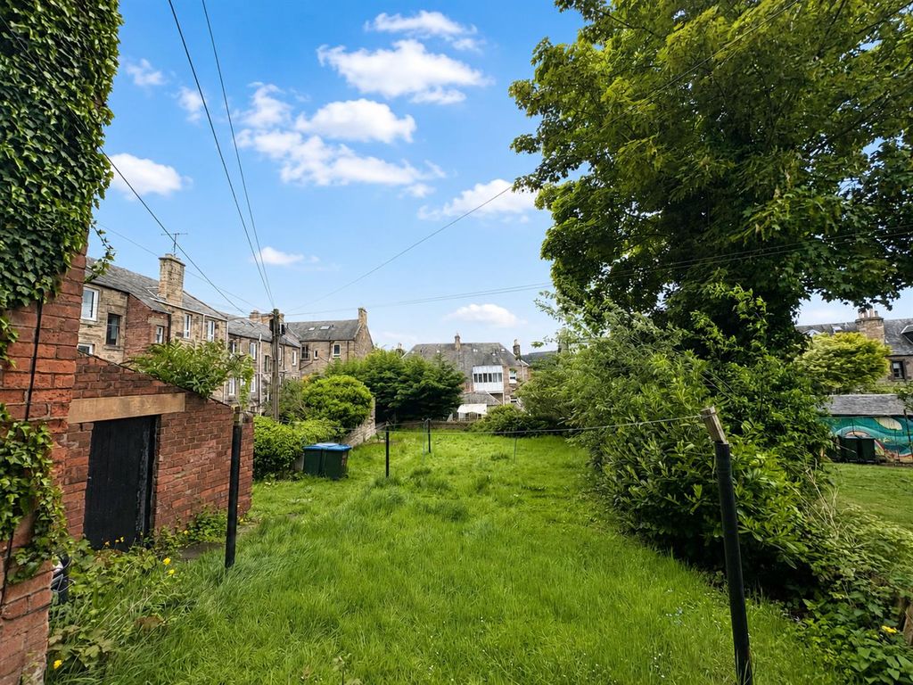 Additional image 10 of 2 bed flat to rentFriar Street, Craigie, Perth PH2