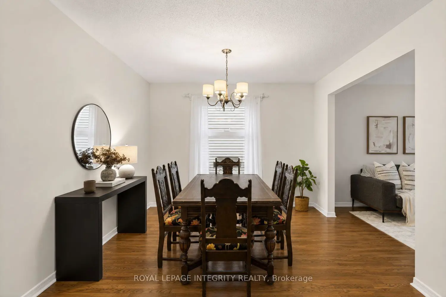 896 Bideford Street photo 4