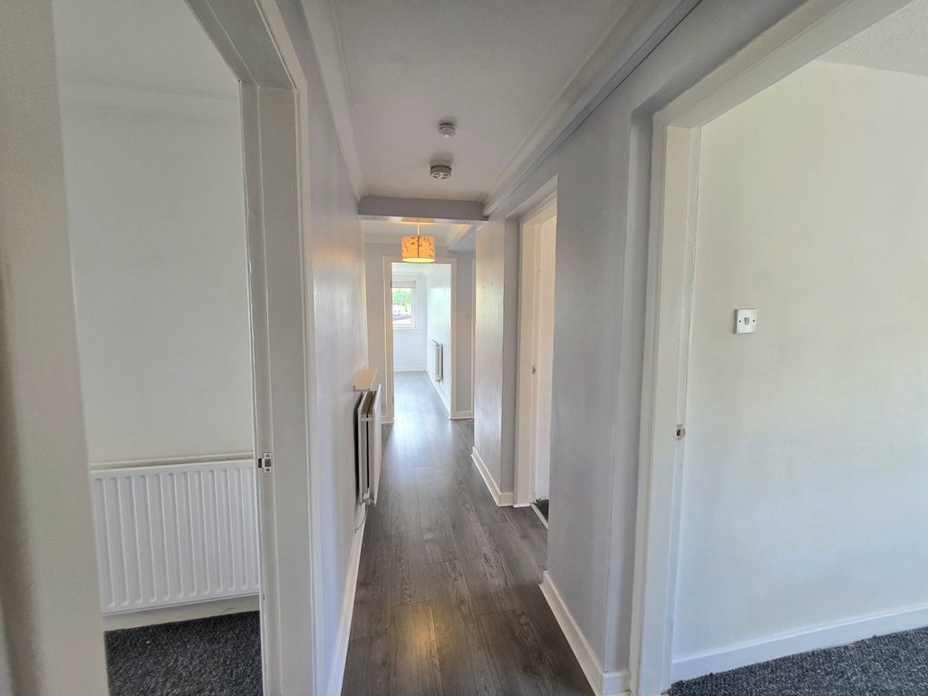 Additional image 3 of 3 bed flat to rentDrumclair Place, Airdrie ML6