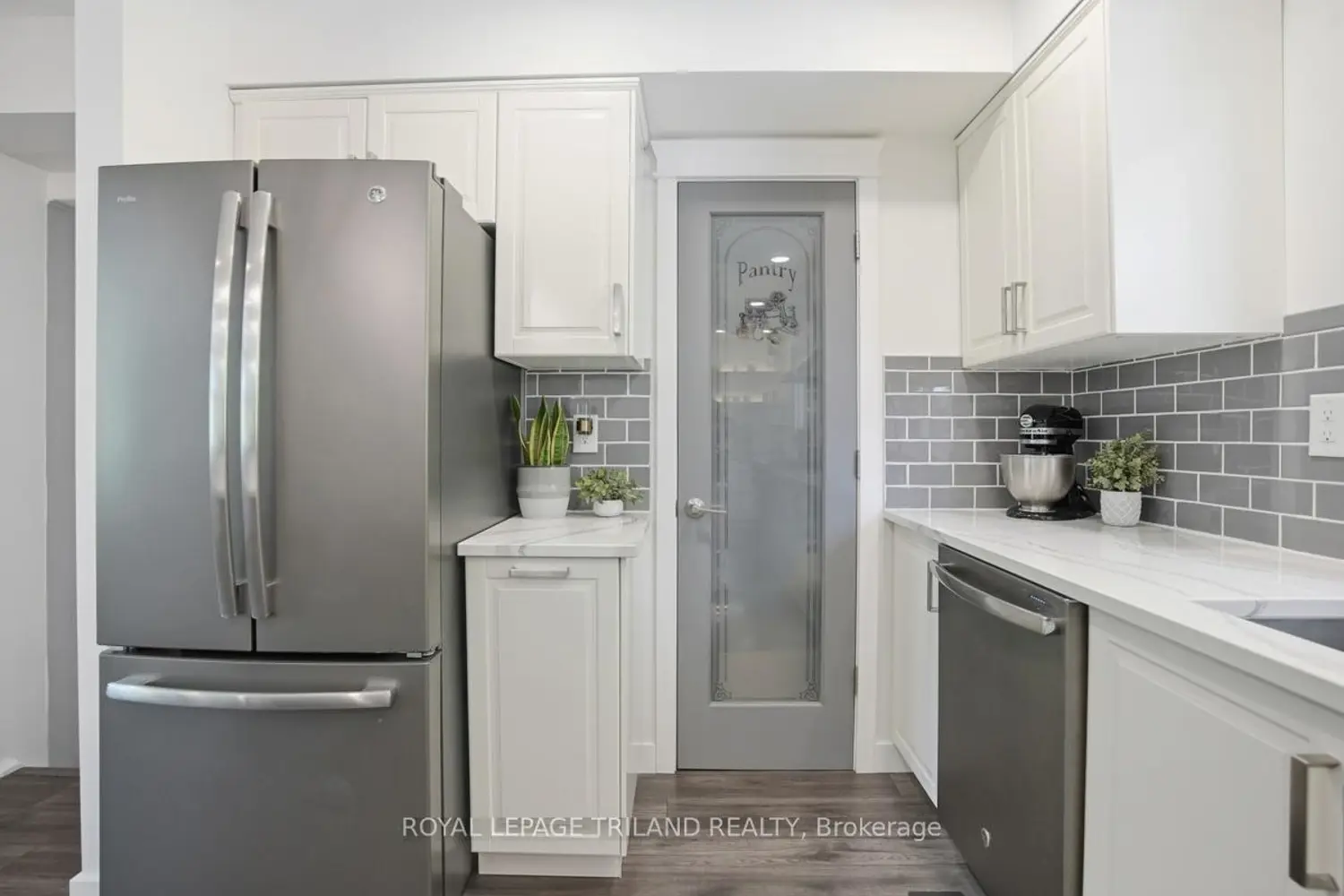 Additional image 6 of 255 Highview Crescent