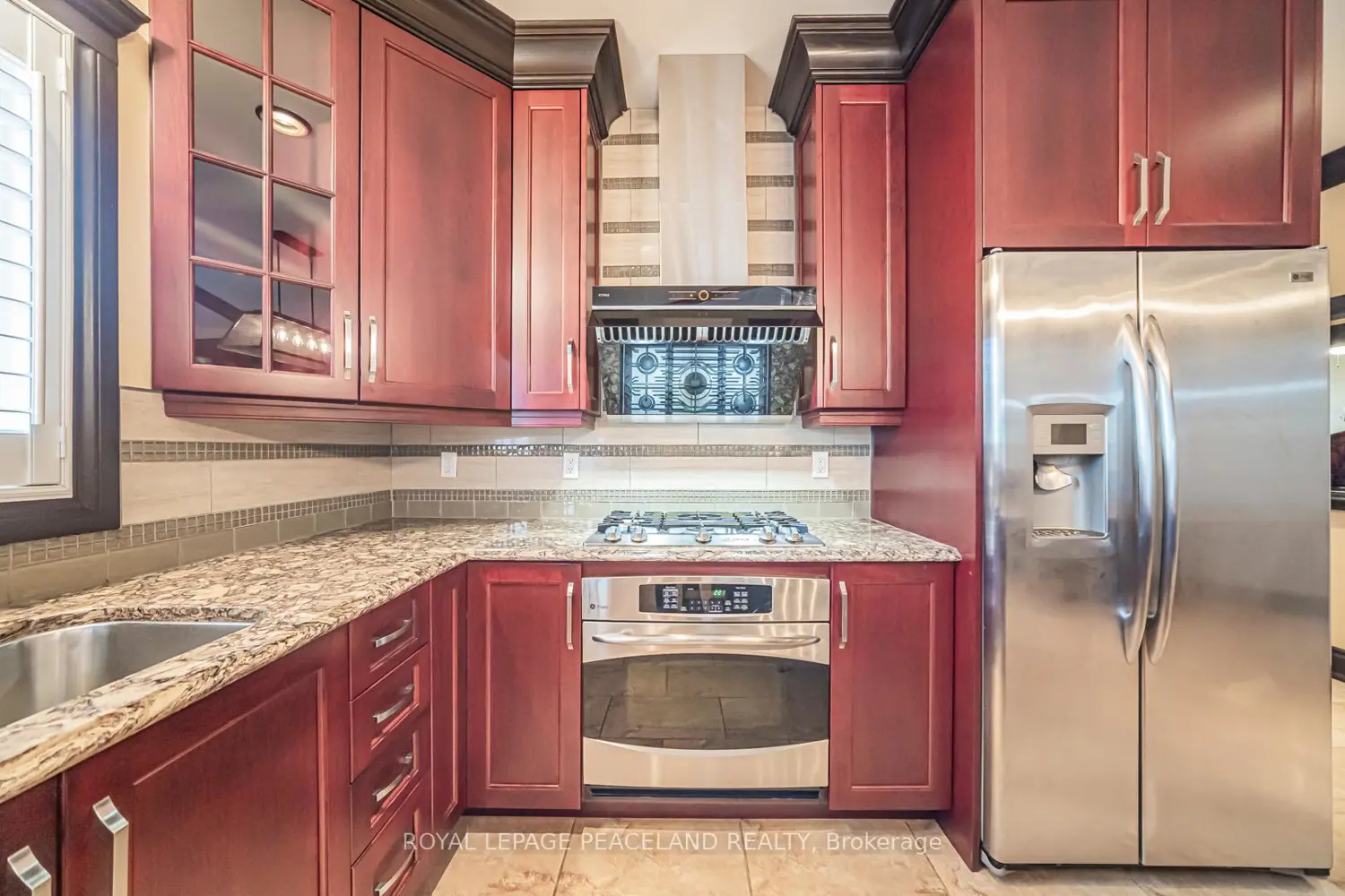 Additional image 6 of 5595 Drummond Road 11
