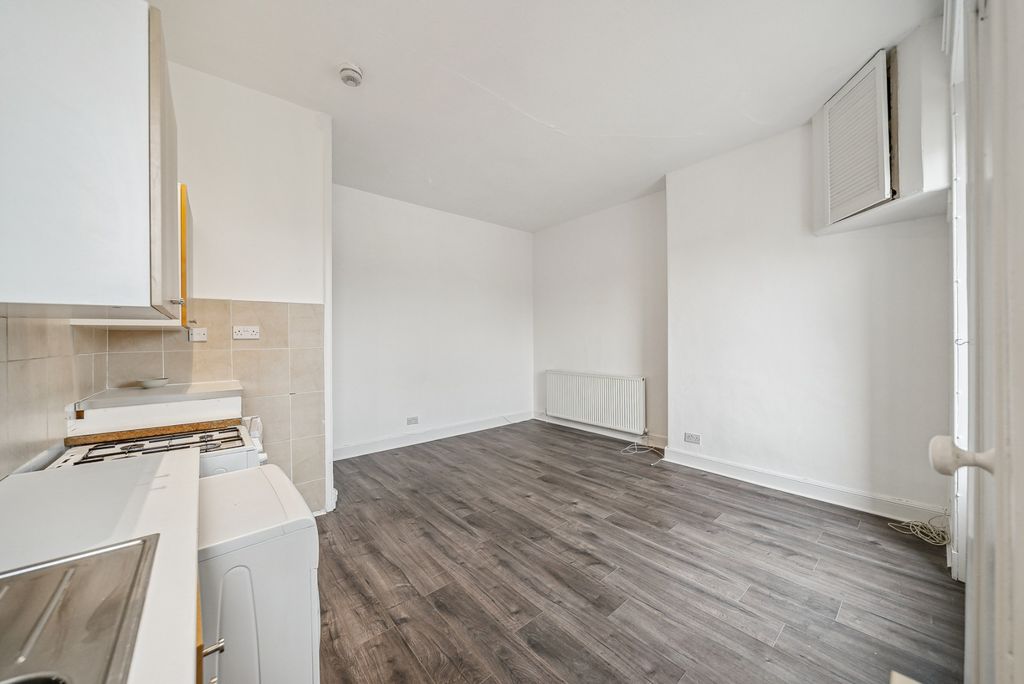 Additional image 3 of 1 bed flat to rentWilliamson Avenue, Dumbarton, Dunbartonshire G82