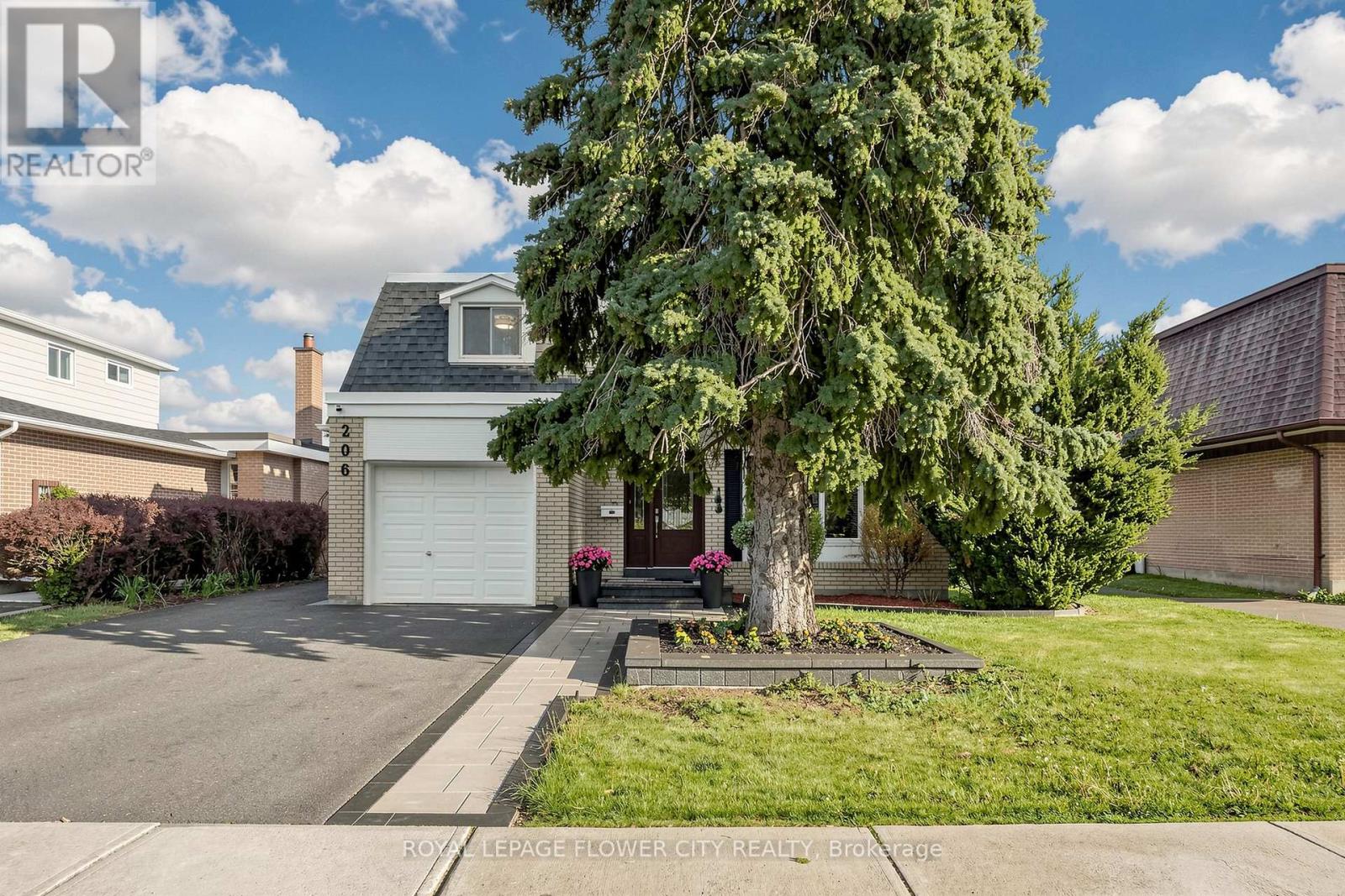 206 Mcmurchy Avenue West, Brampton, ON, L6Y1Z3