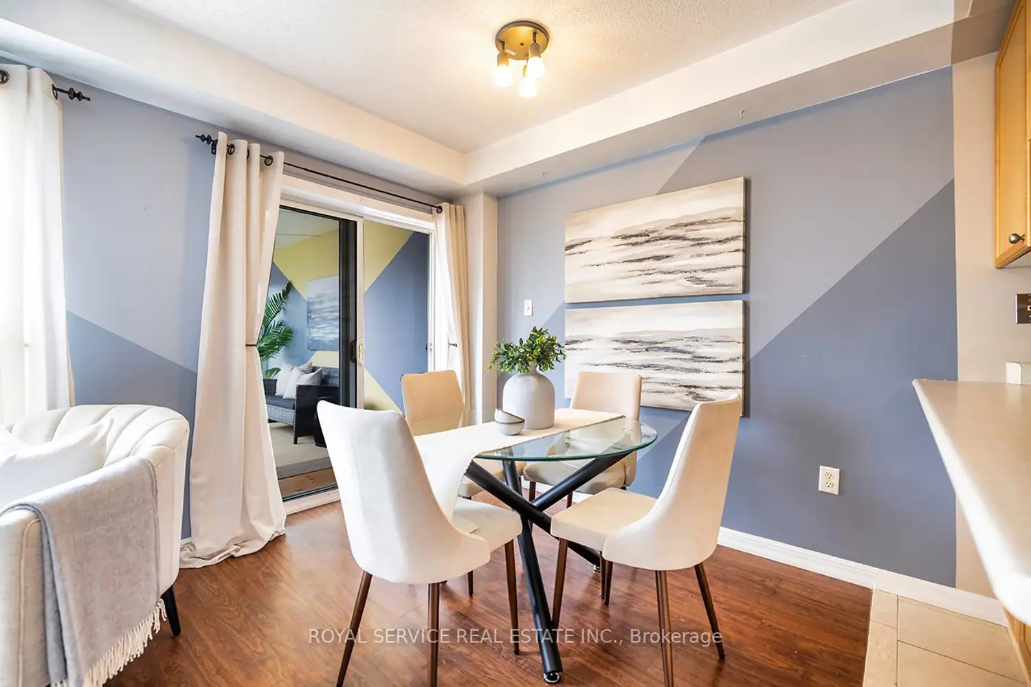 169 Scottsdale Drive photo 4