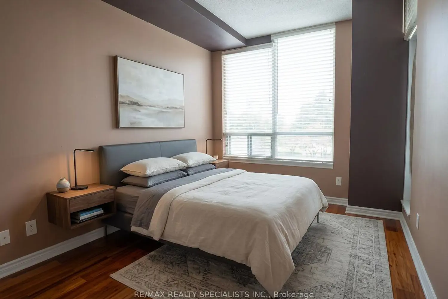 Additional image 3 of 3504 Hurontario Street 307