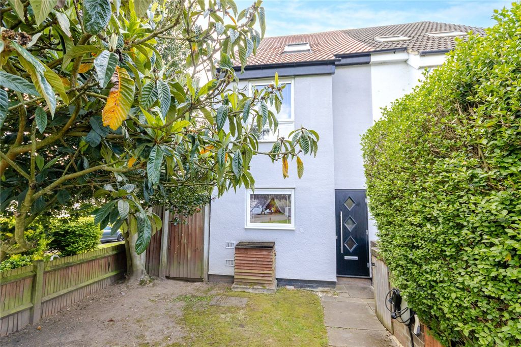4 bed semi-detached house for saleHinkley Close, Harefield, Uxbridge UB9