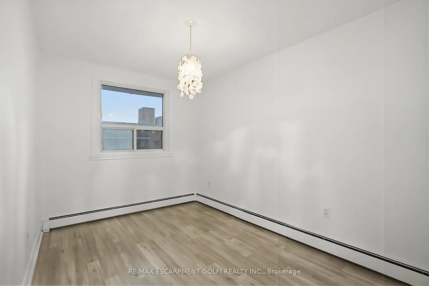 Additional image 13 of 30 Summit Avenue 401