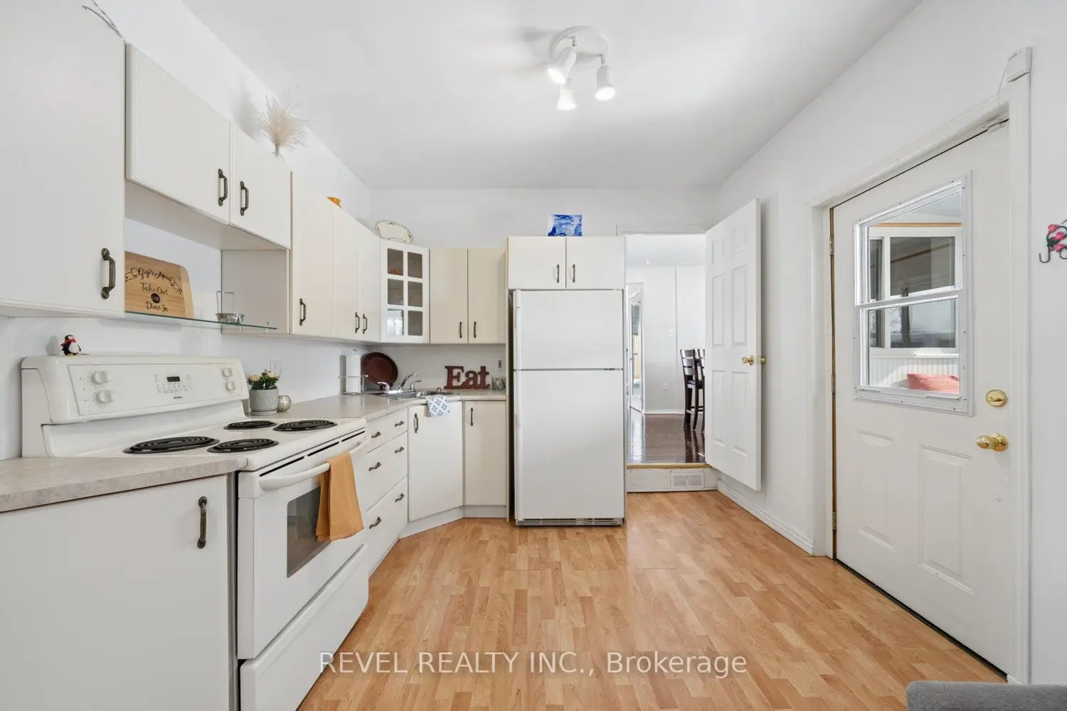 Additional image 6 of 284 Victoria Avenue