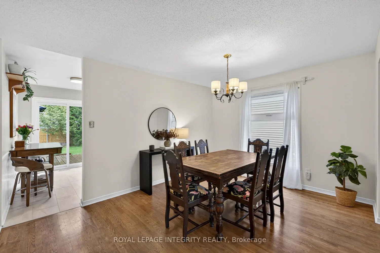 896 Bideford Street photo 5