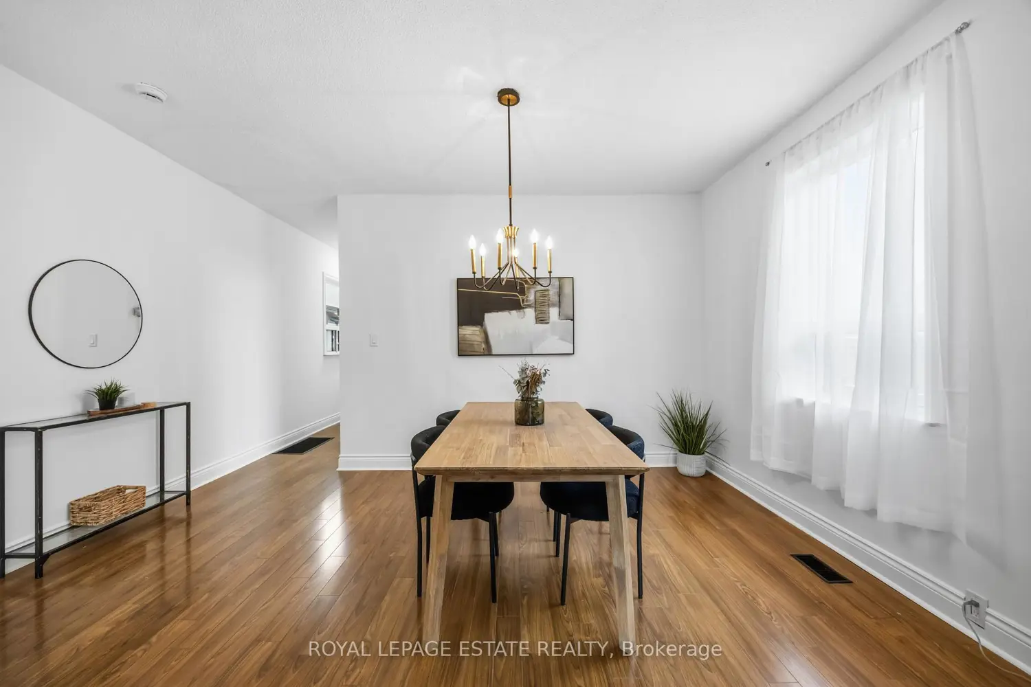 293 Harvie Avenue photo 4