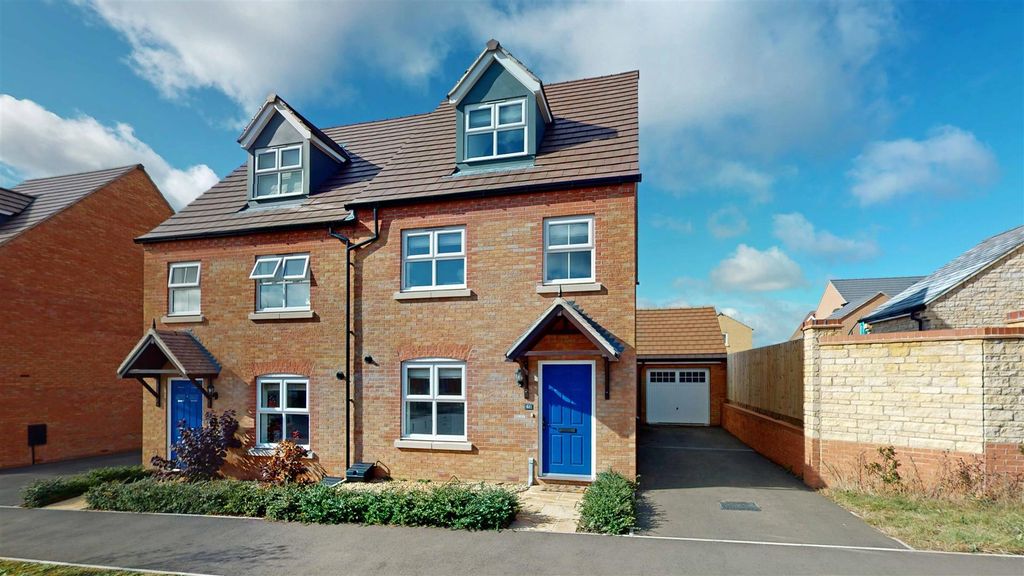 4 bed semi-detached house to rentBarrowfield Drive, Stamford PE9