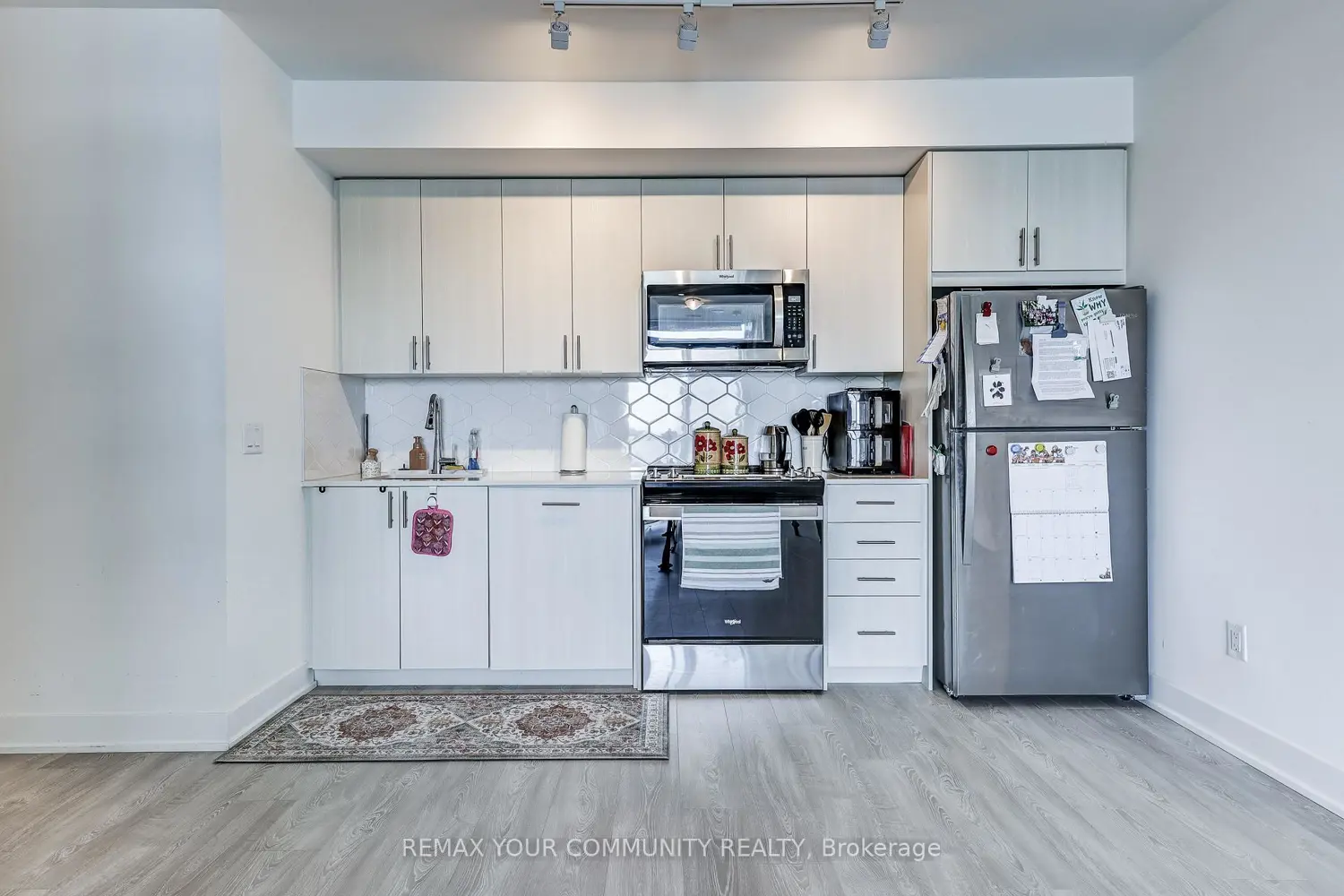 Additional image 5 of 2545 Simcoe Street 917
