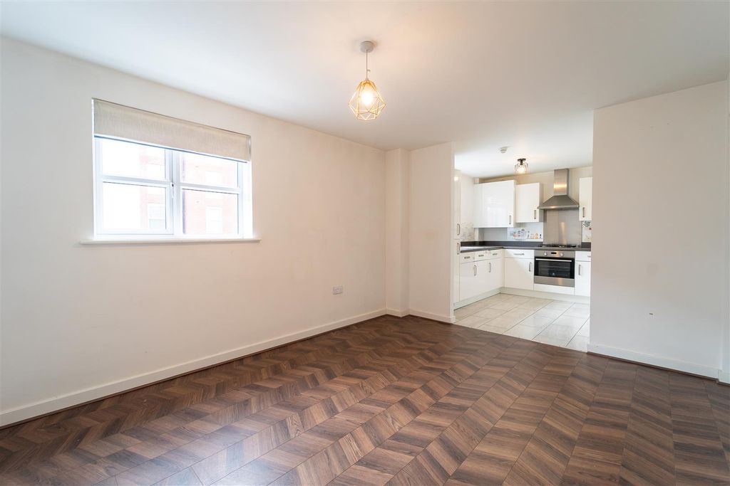 2 bed shared accommodation to rentTanners Way, Birmingham, West Midlands B29 photo 5
