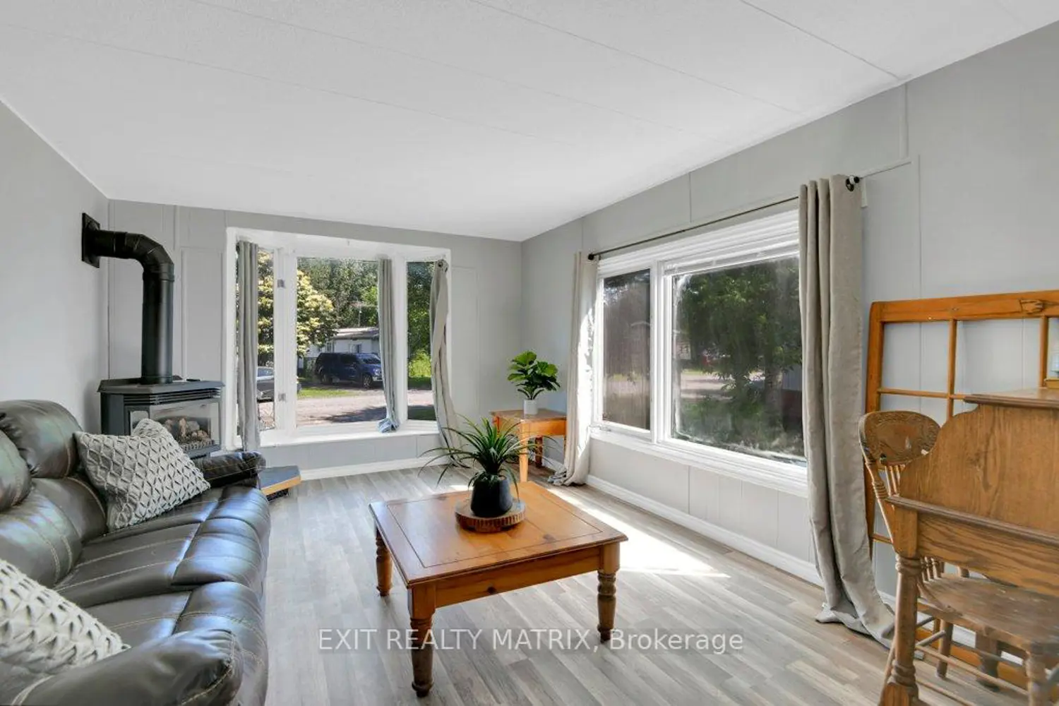 8930 Lynwood Park Private photo 4