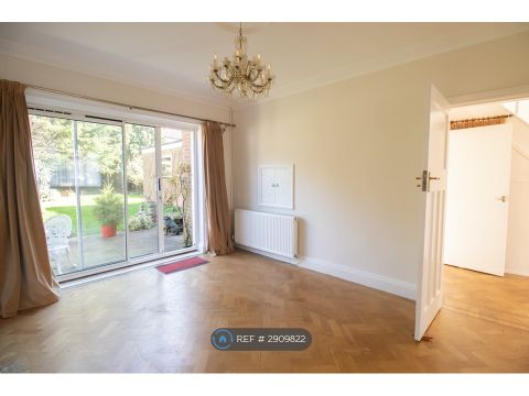 Carisbrooke Road, Leicester LE2