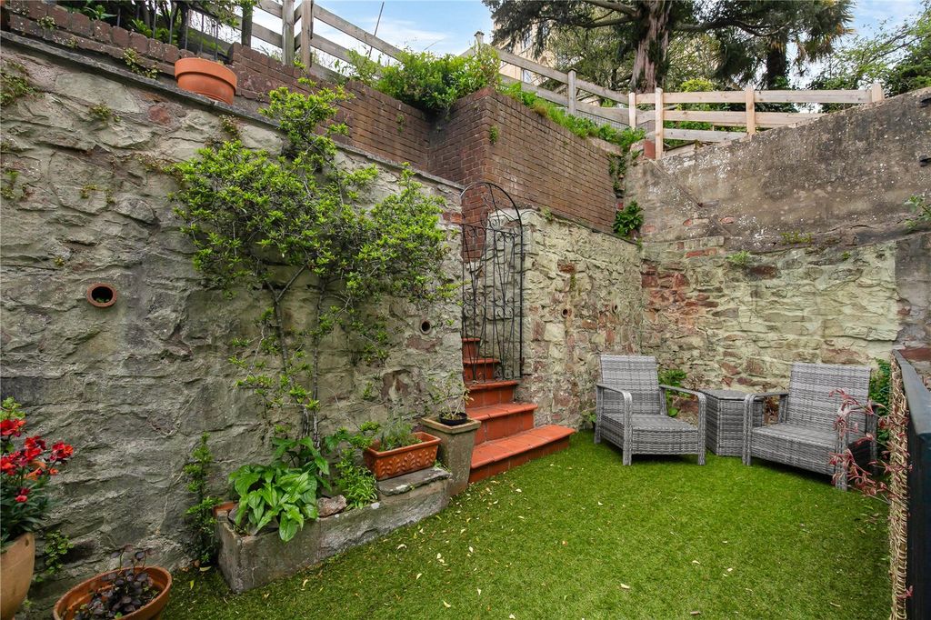 Additional image 4 of 3 bed flat for saleWindsor Terrace, Clifton, Bristol BS8