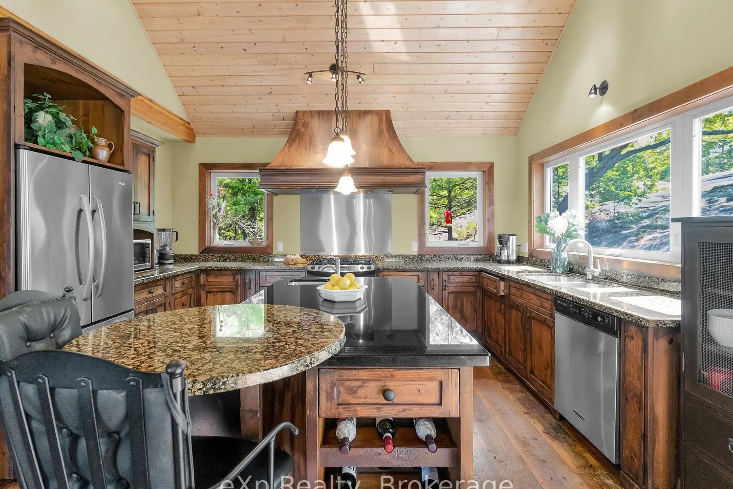 6646 1040Littlebeausoleil Island