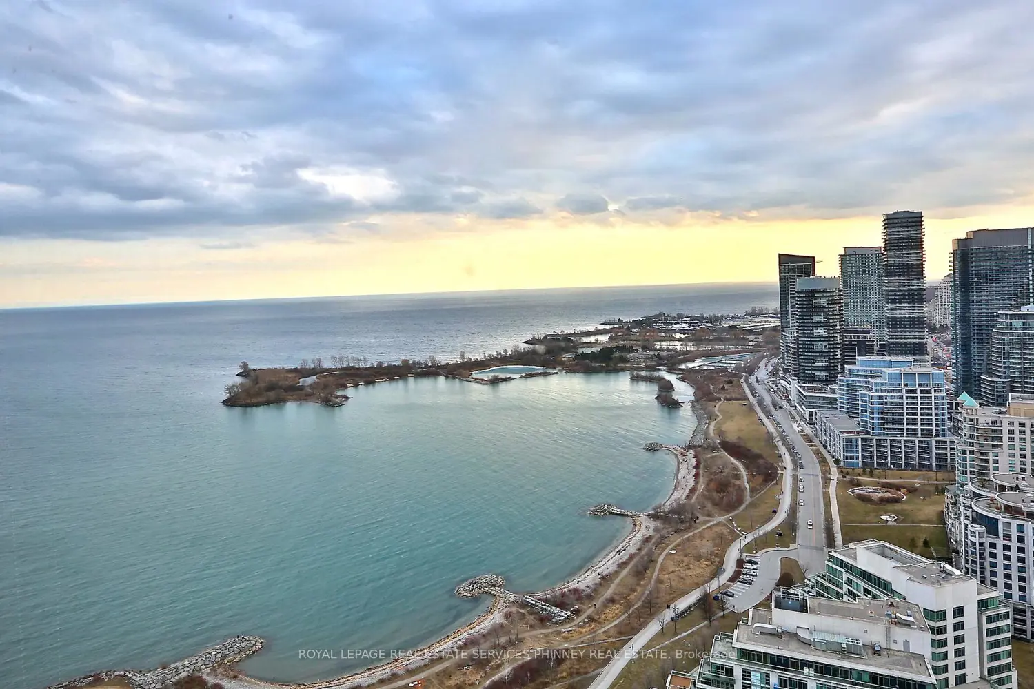 Additional image 19 of 2045 Lake Shore Boulevard 4107
