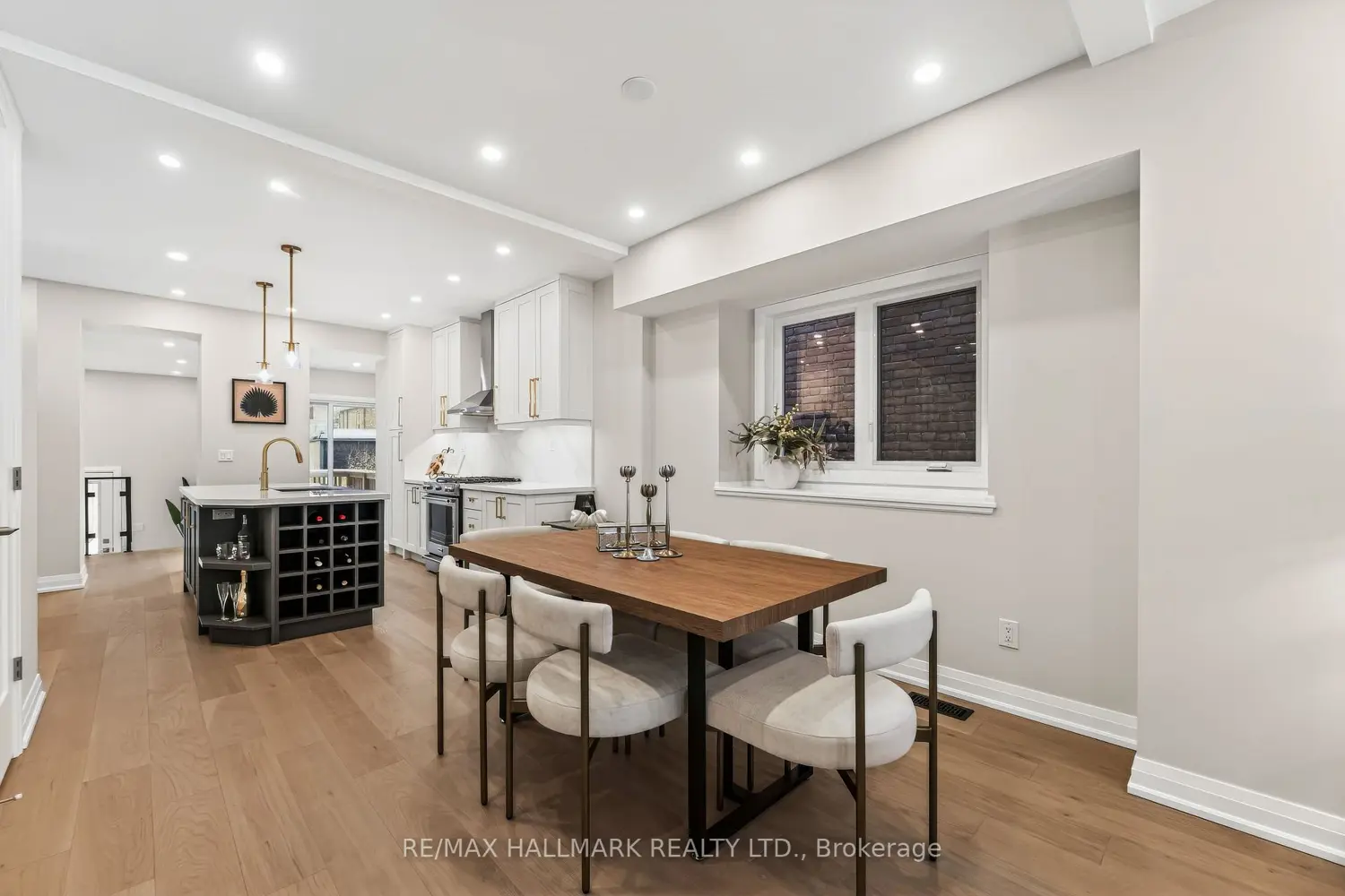 47 Harcourt Avenue photo 5