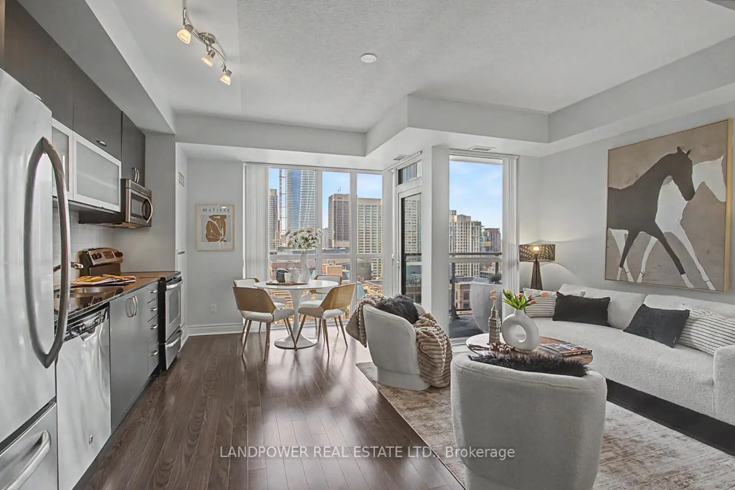 28 Ted Rogers Way 2808 photo 4