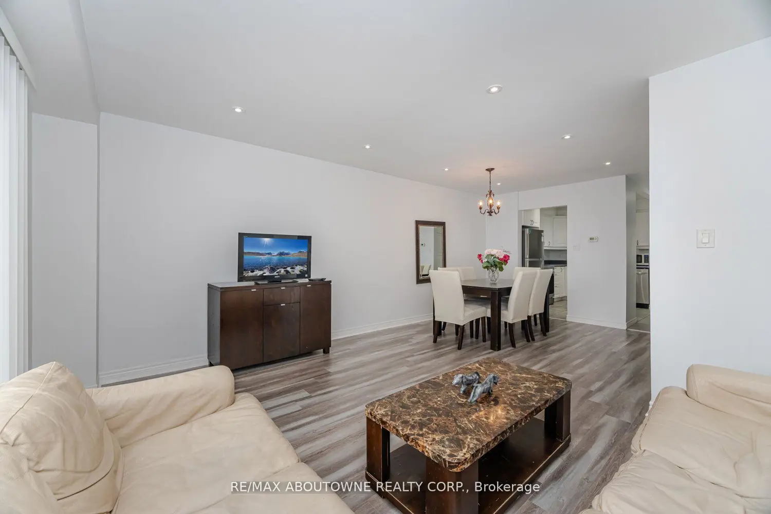 Additional image 8 of 2779 Gananoque Drive 27