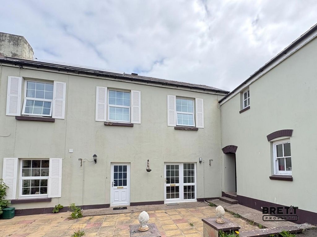 2 bed terraced house to rent5 Leonardston Mews, Leonardston Road, Llanstadwell, Milford Haven, Pembrokeshire. SA73