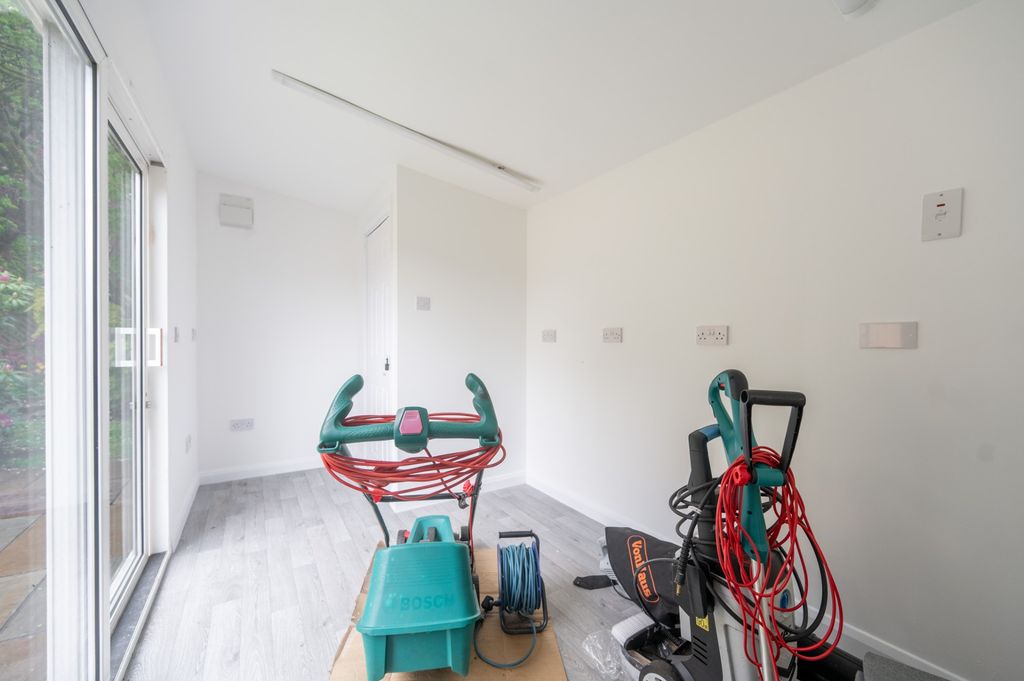 Additional image 18 of 3 bed semi-detached house to rentLambie Crescent, Newton Mearns, East Renfrewshire G77