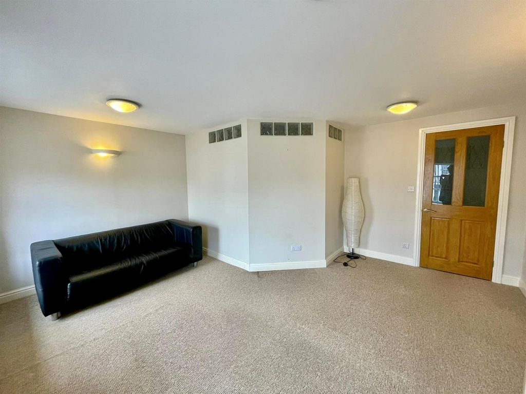 Additional image 11 of 2 bed flat to rentMarket Place, Coleford GL16