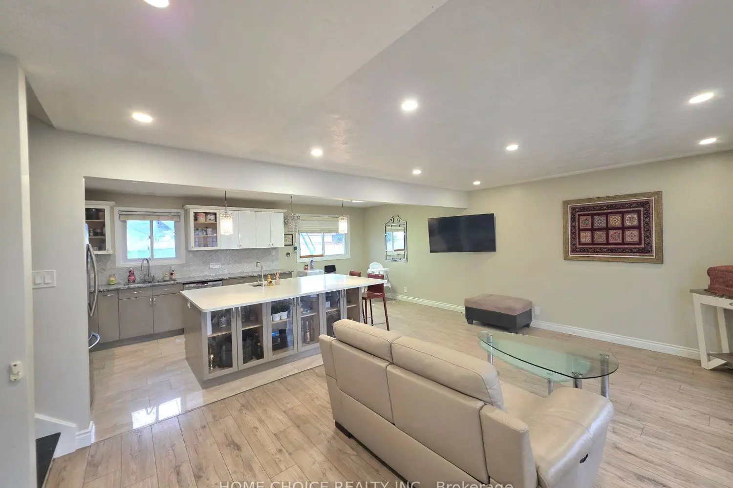 Additional image 6 of 130 Champlain Crescent