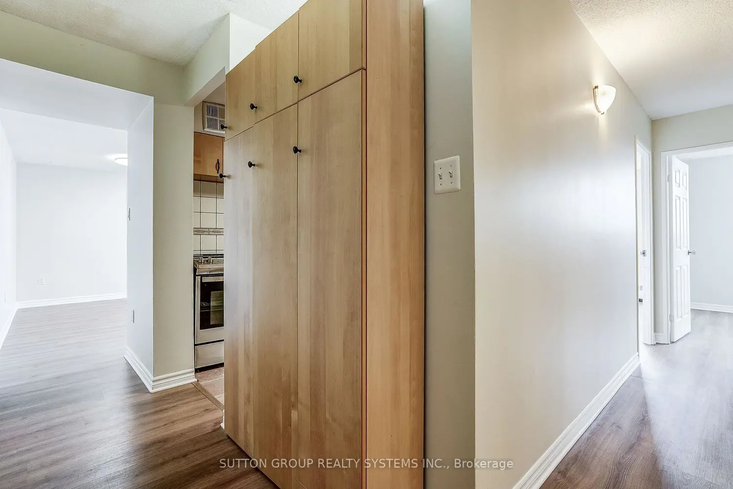Additional image 9 of 1100 Caven Street 1211