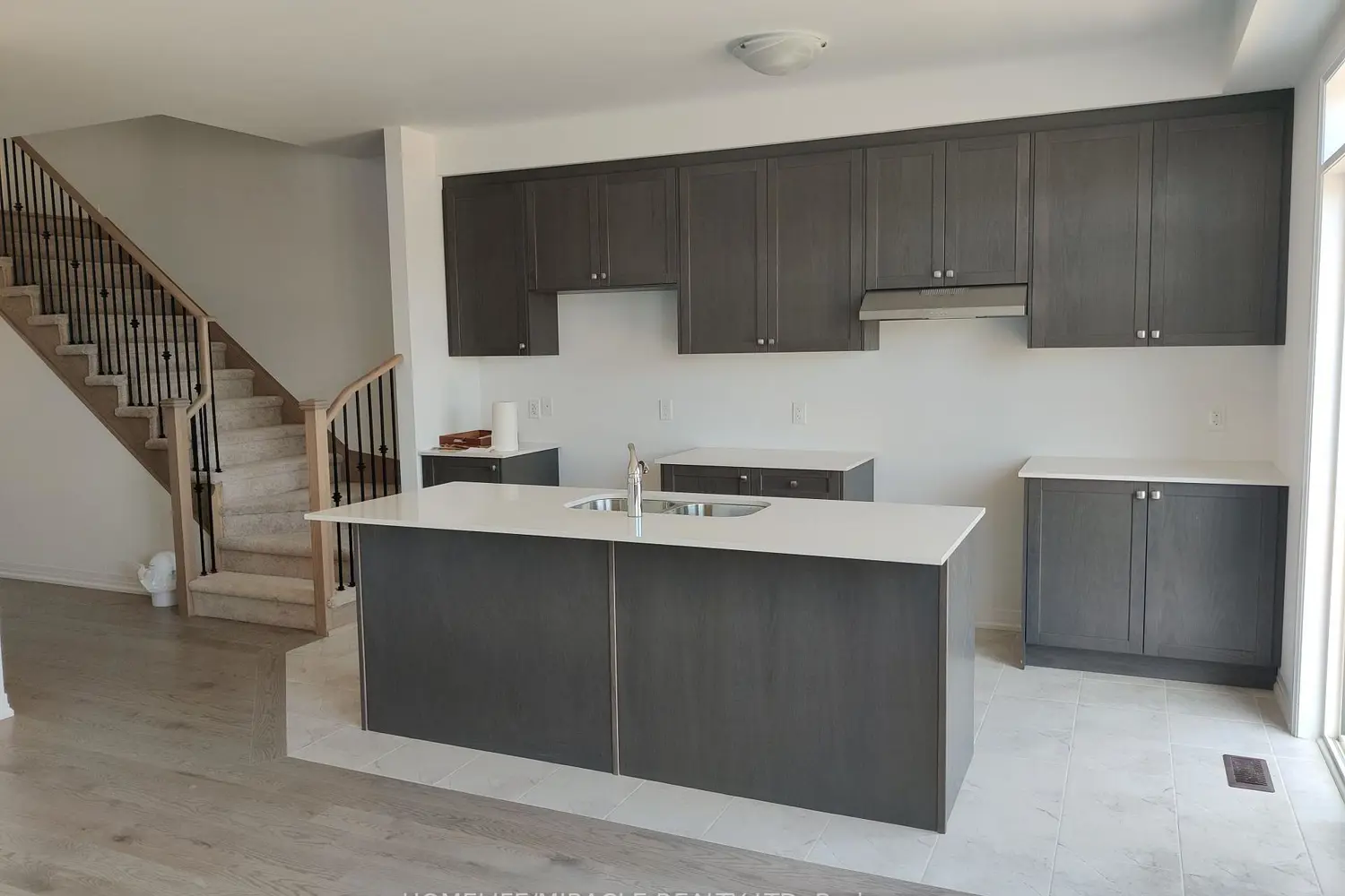 451 Jack Wilford Way photo 4