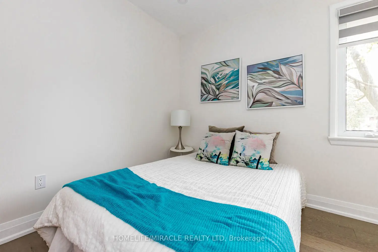 Additional image 8 of 563 Taplow Crescent