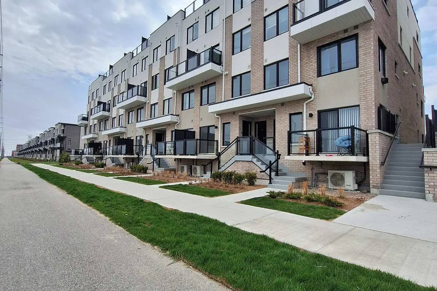 1695 Dersan Street 304