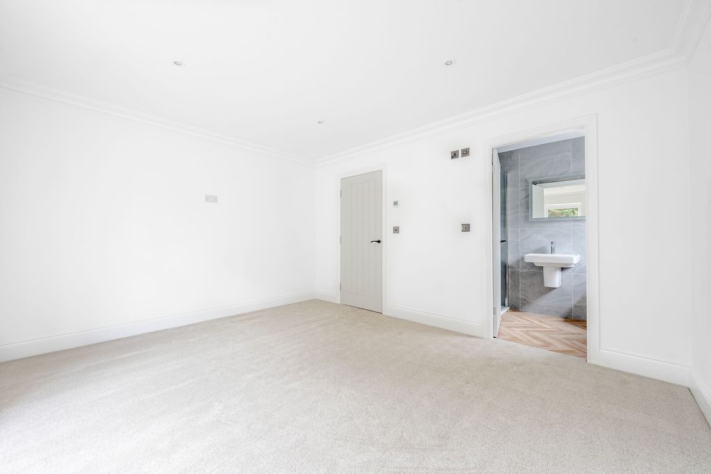 Additional image 10 of 2 bed flat to rentWayside Crescent, Harrogate HG2