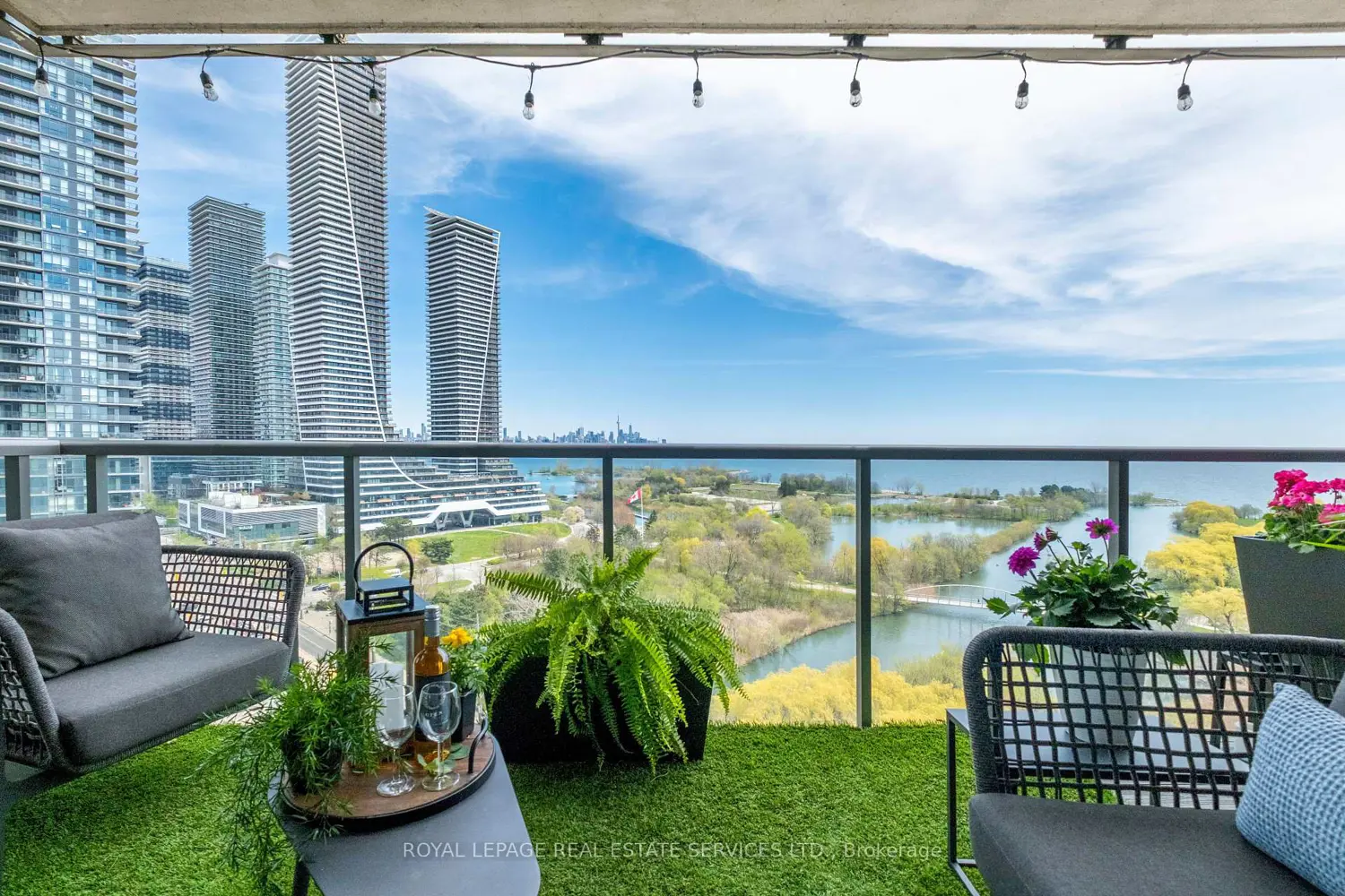 2230 Lake Shore Boulevard 1506 photo 5