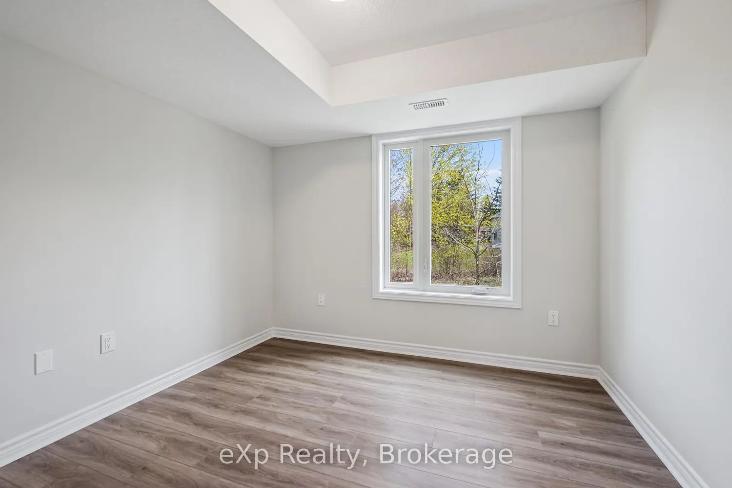 Additional image 16 of 465 Garafraxa Street 10