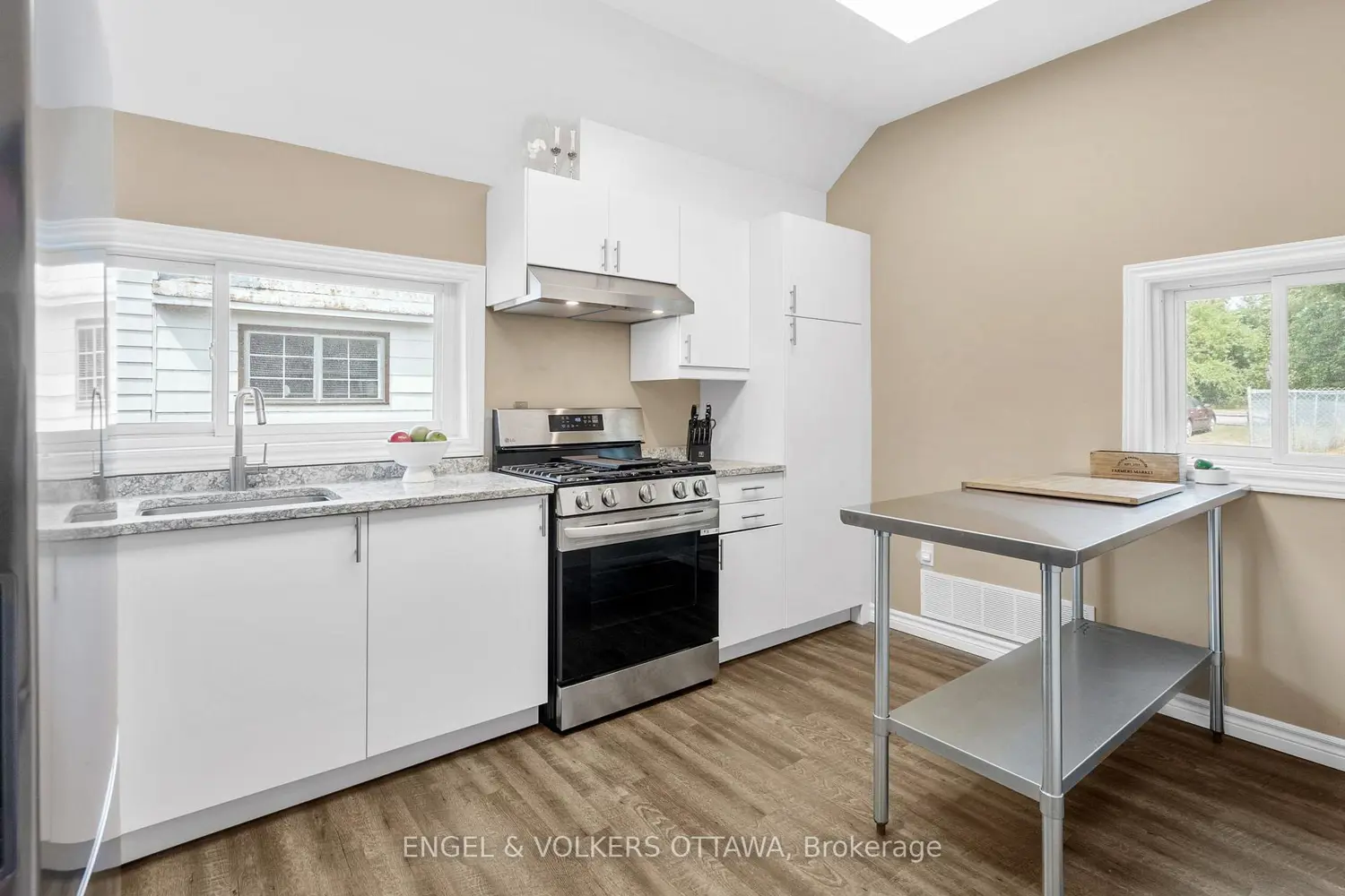 3698 Carp Road photo 2
