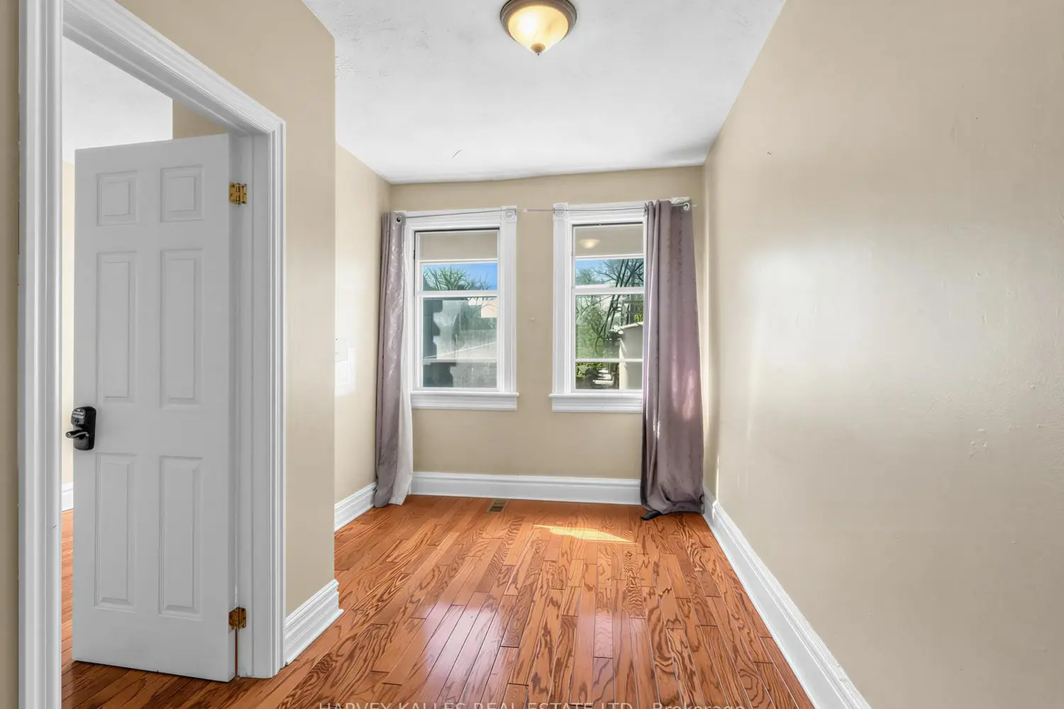 Additional image 8 of 258 Harbord Street