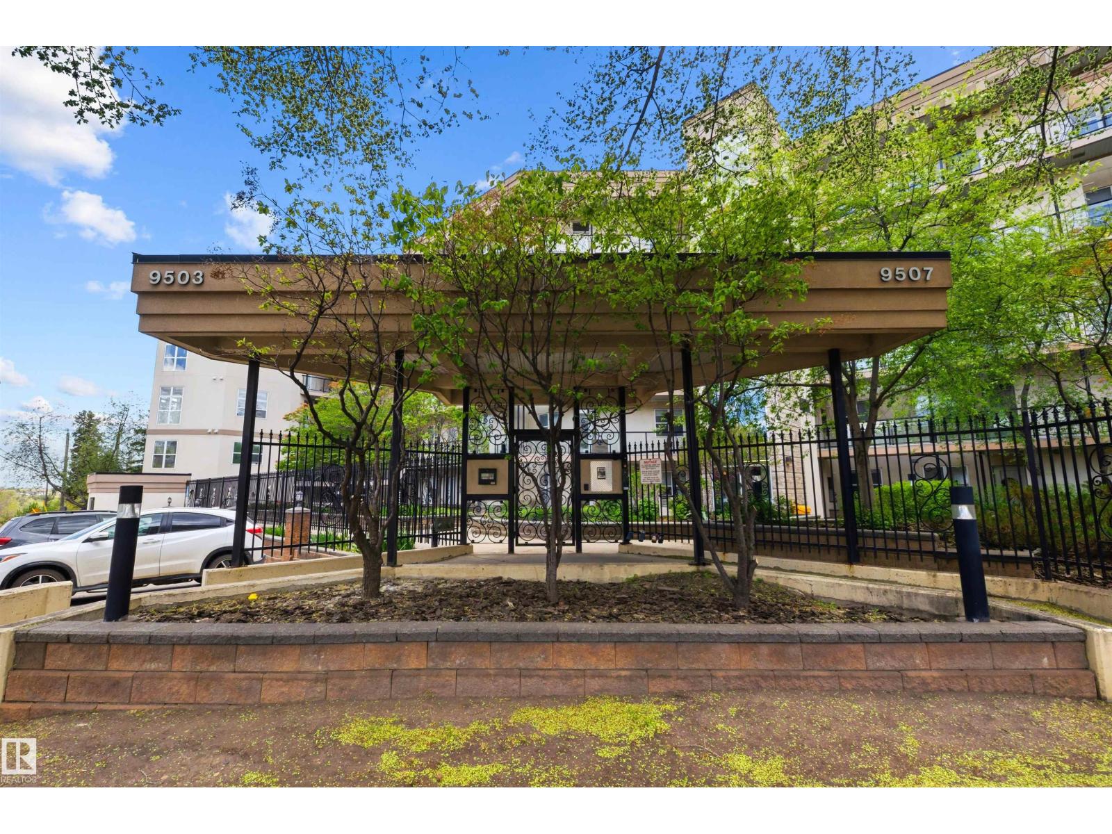 Additional image 6 of 215-9507 101 Avenue NW, Edmonton, AB, T5H4R1