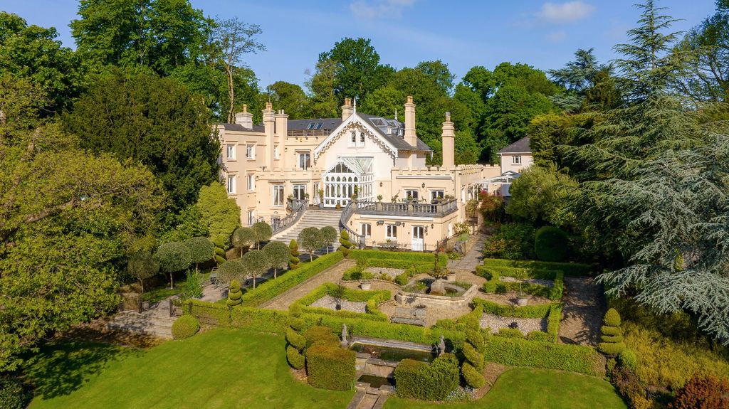 6 bed detached house for saleHighwood Hill, London NW7