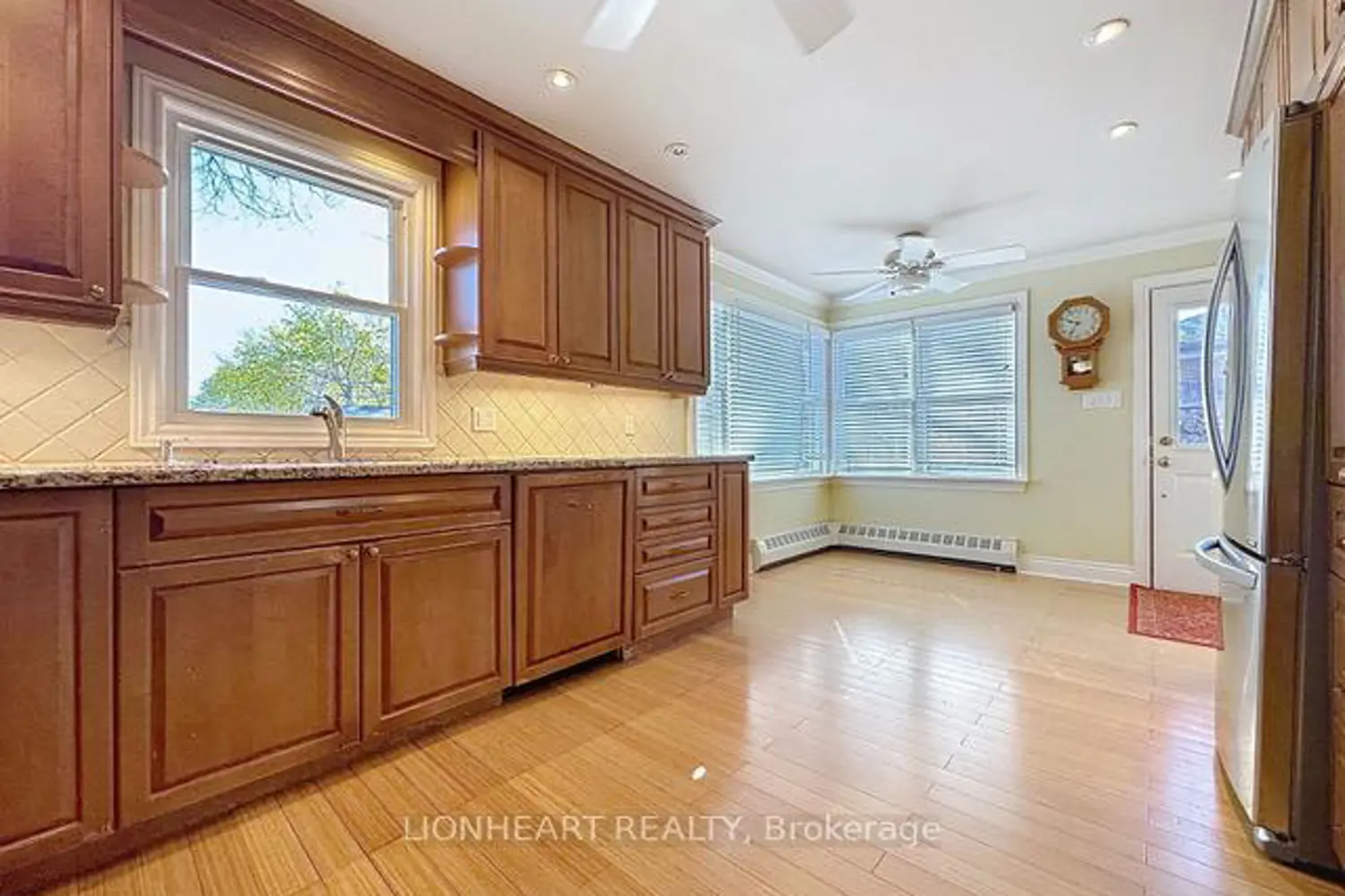 Additional image 12 of 1475 Garnet Avenue