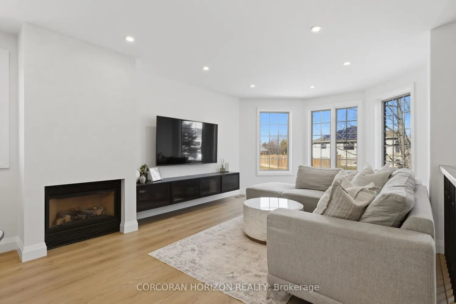 5 Bradbury Crescent photo 3