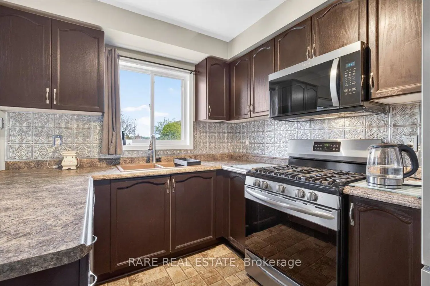 Additional image 12 of 1082 Kensington Street