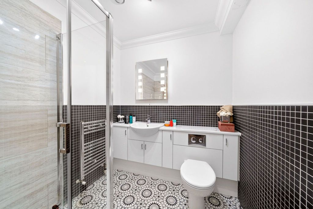 Additional image 13 of 2 bed flat for sale2/2, 147 Hayburn Lane, Glasgow G12