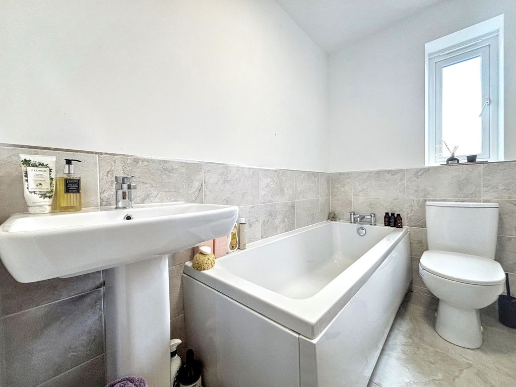 Additional image 13 of 3 bed detached house to rentDaffodil Gardens, Cramlington NE23
