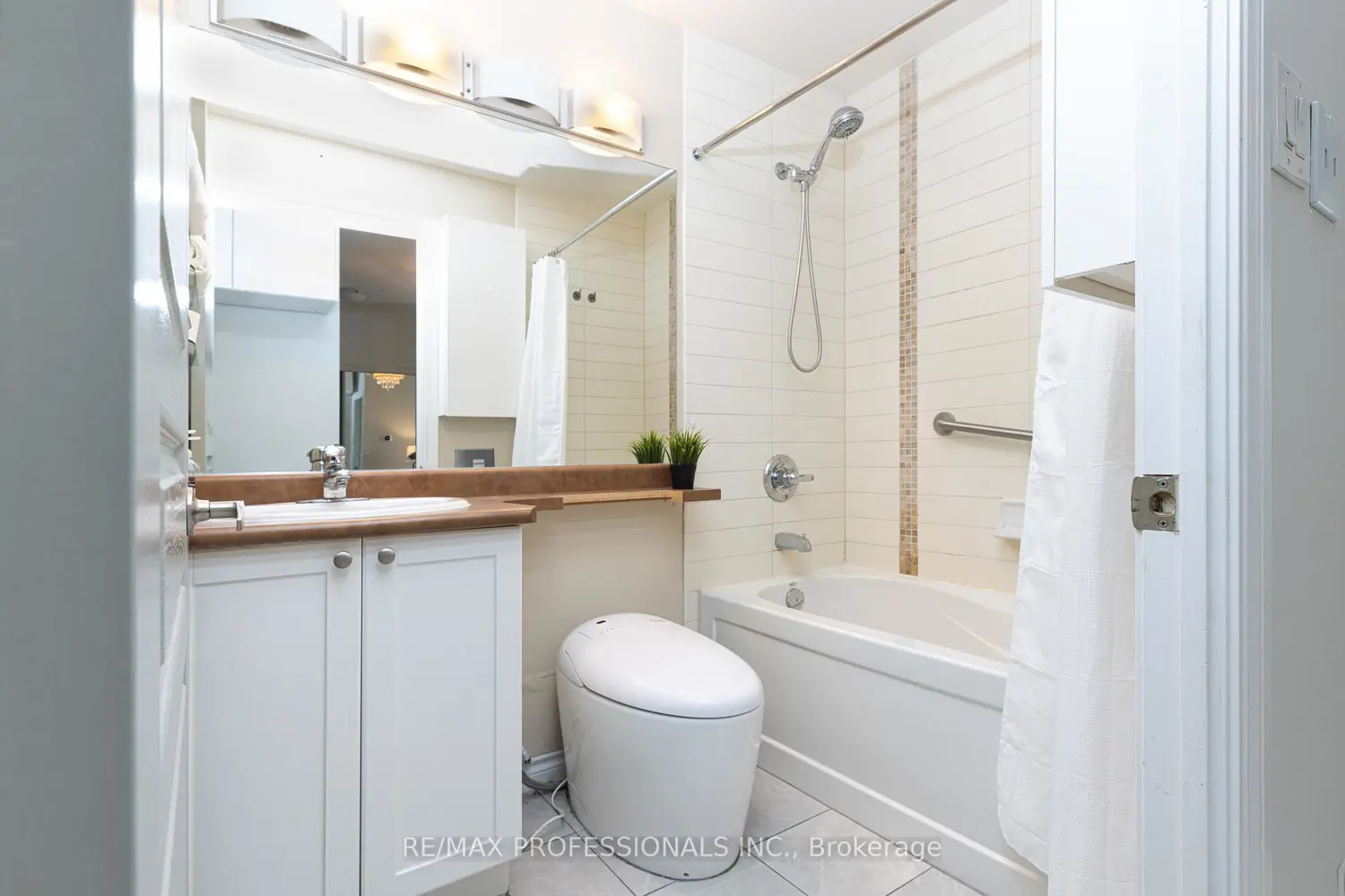 Additional image 10 of 3525 Kariya Drive 2701