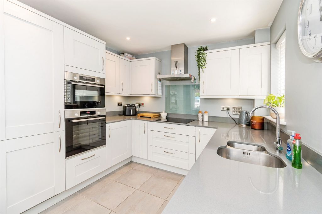 Additional image 8 of 3 bed semi-detached house for saleNursling Street, Nursling, Southampton SO16