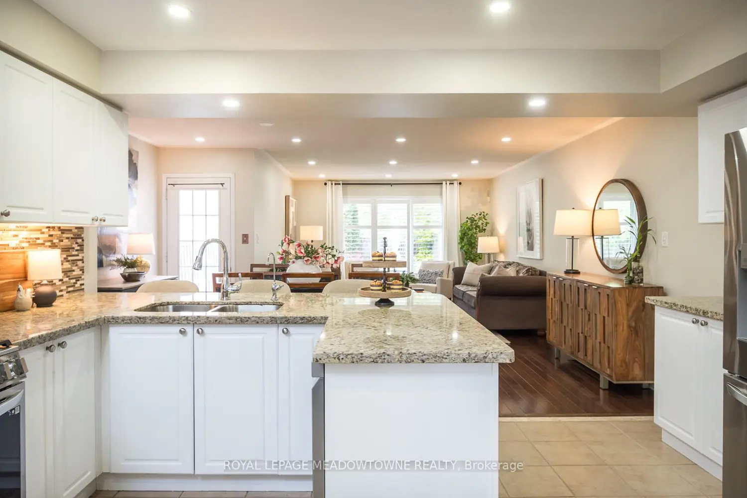 779 Gleeson Road photo 4