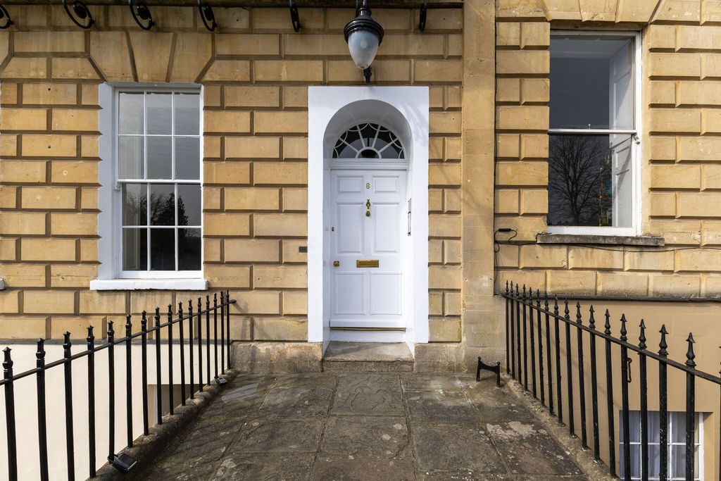 Additional image 13 of 3 bed flat to rentFlat 1, 8 Marlborough Buildings, Bath BA1