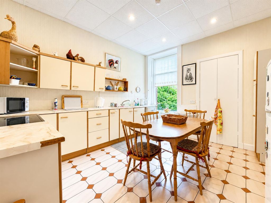 5 bed property for saleCroftbank Crescent, Uddingston, Glasgow G71 photo 3